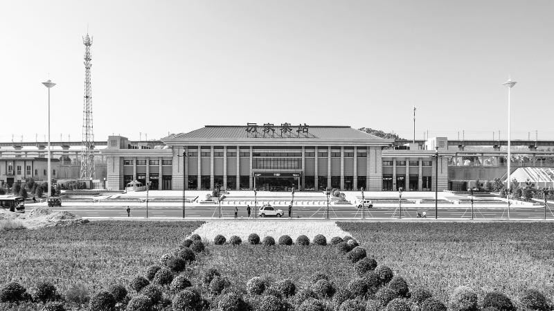 这是山东省临沂市莒南县坪上镇厉家寨村高铁站(2020年5月6日摄).